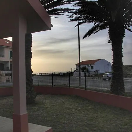 Casas Da Supertubos Casa de Férias